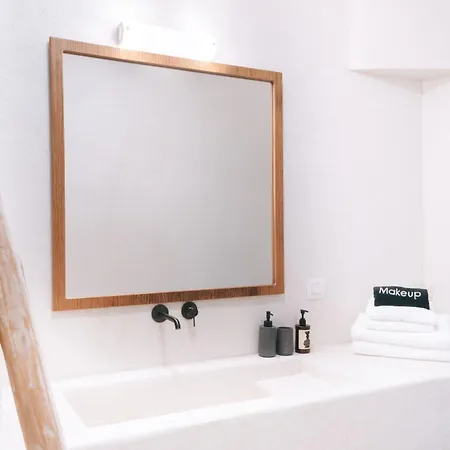 Akrorama Private And *