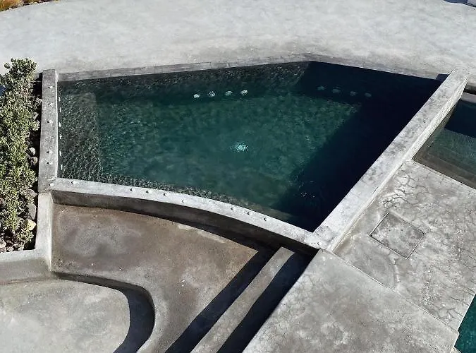 Akrorama Private And *