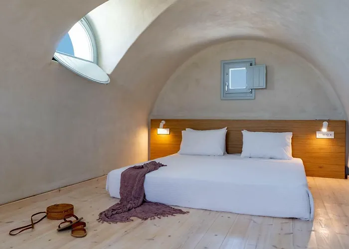 Akrorama Private And